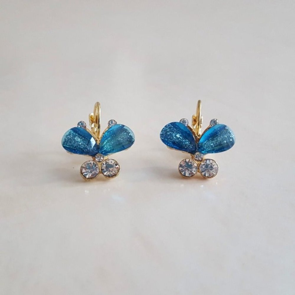 NWOT Gold Tone Butterfly Fashion Earrings